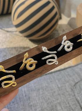 拉丝缠绕蛇戒指女独特精致清冷感蛇年食指戒蛇形指环新款