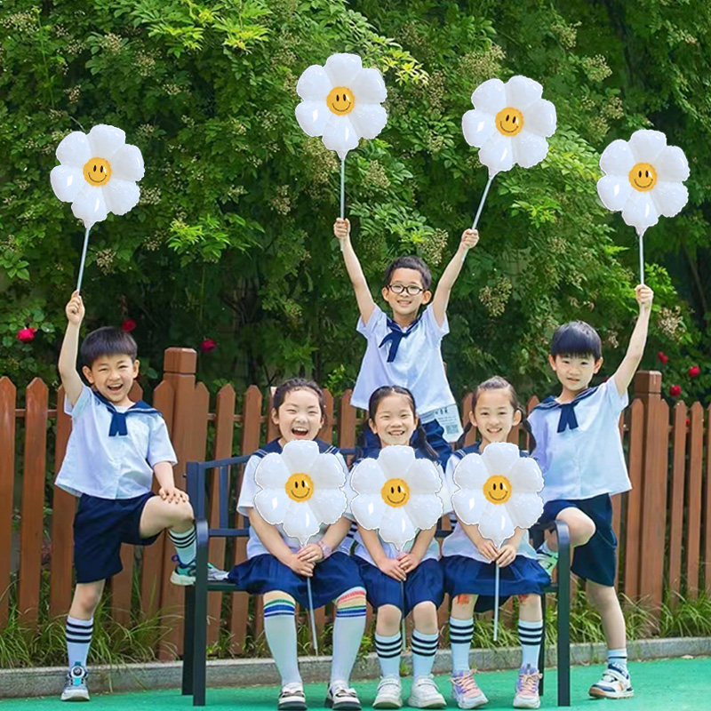 儿童毕业季幼儿园手拿托杆气球合照氛围拍照道具户外学校装饰布置