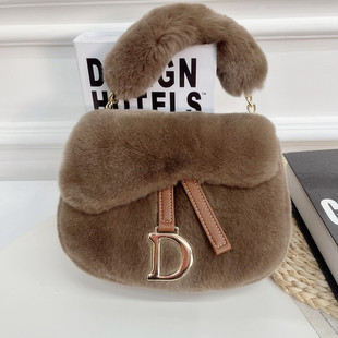 马鞍包獭兔毛手拎女包2024新款 复古皮草包高级感斜挎百搭毛毛包