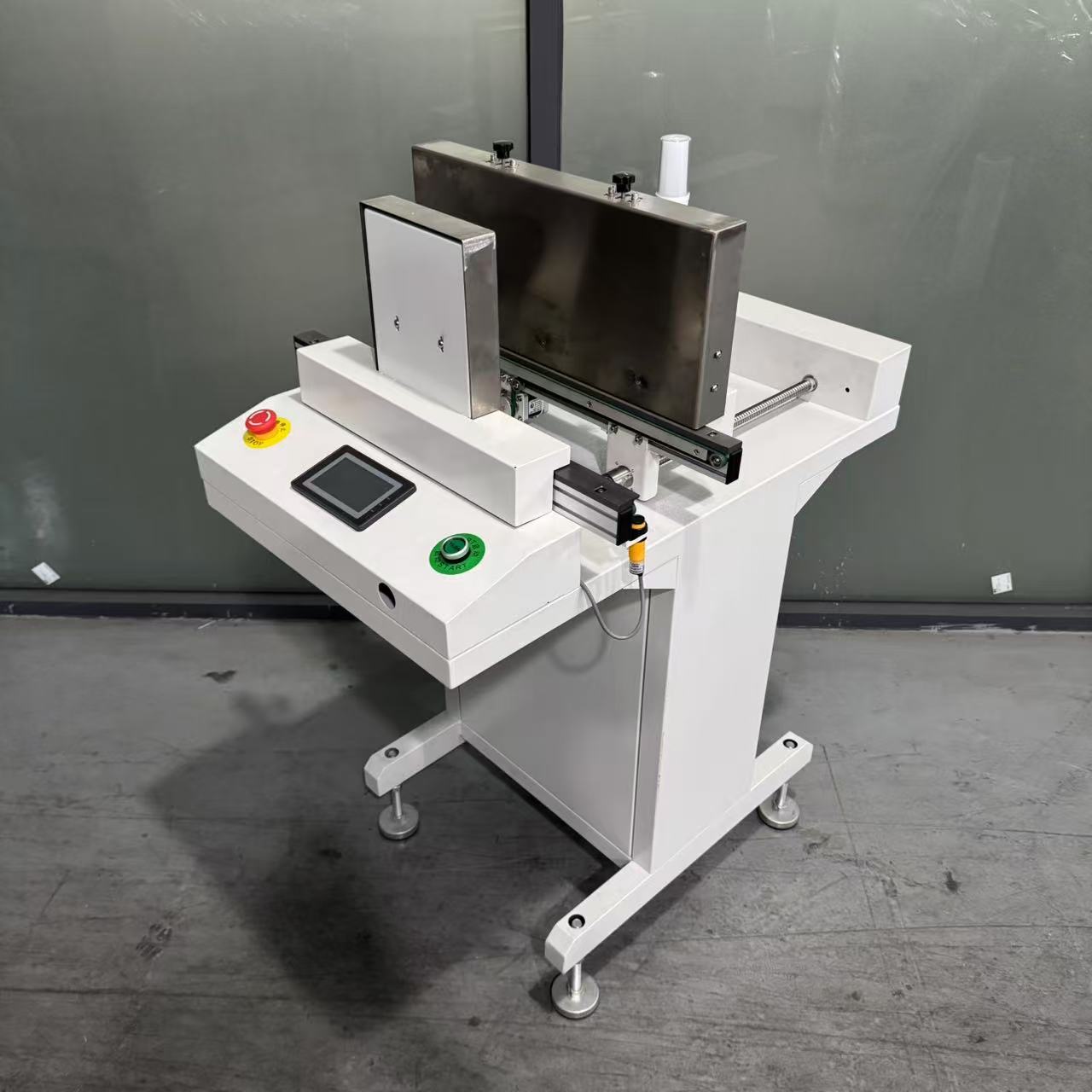 欧凯智能SMT全自动层叠式上板机