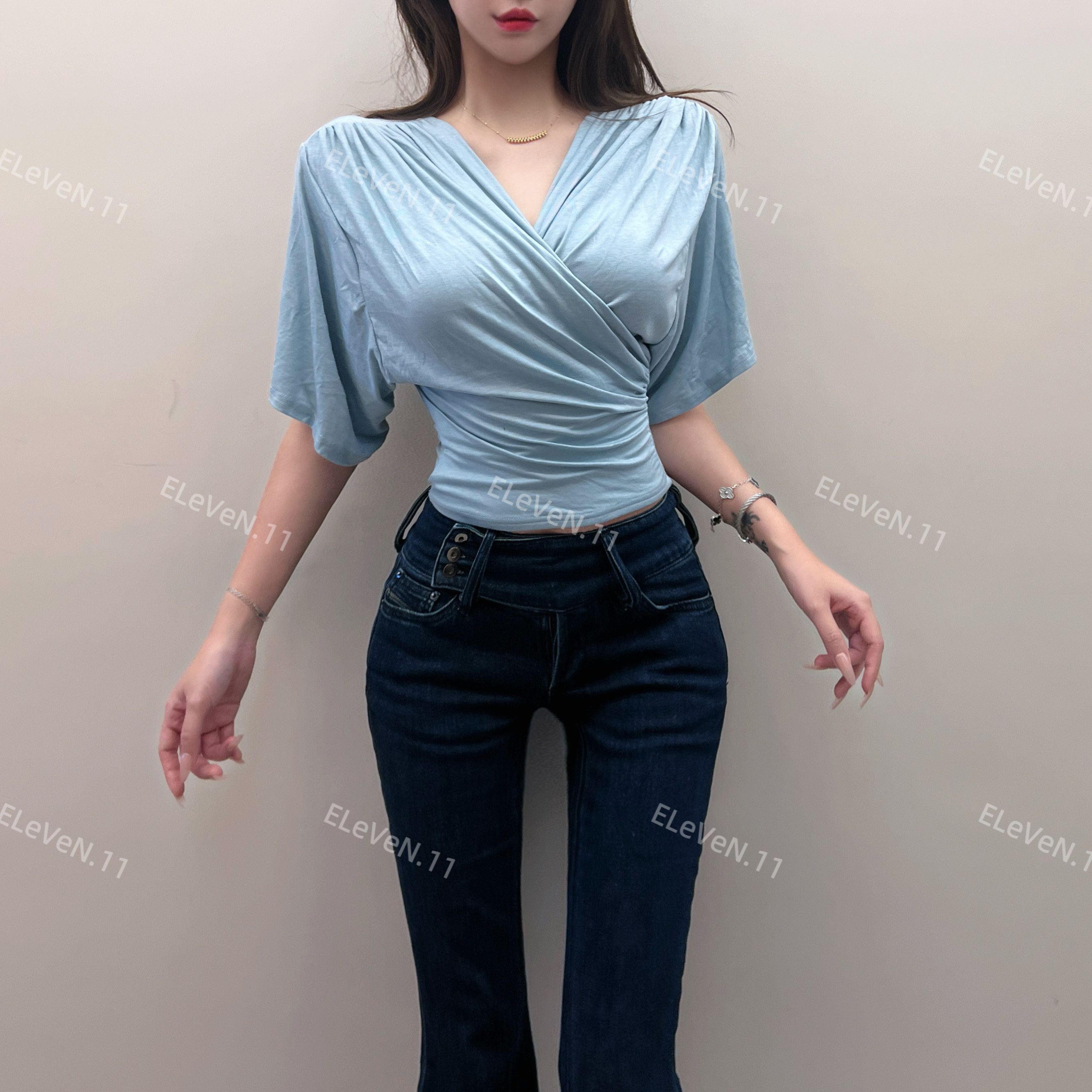 小众设计感蝙蝠袖V领褶皱短袖T恤图片