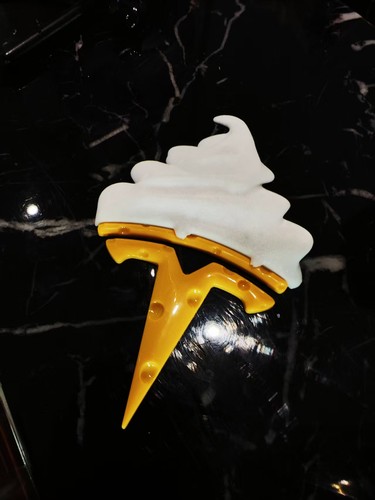 原创设计 特斯拉model3y专用 奶酪冰淇淋个性创意车标贴标不留胶