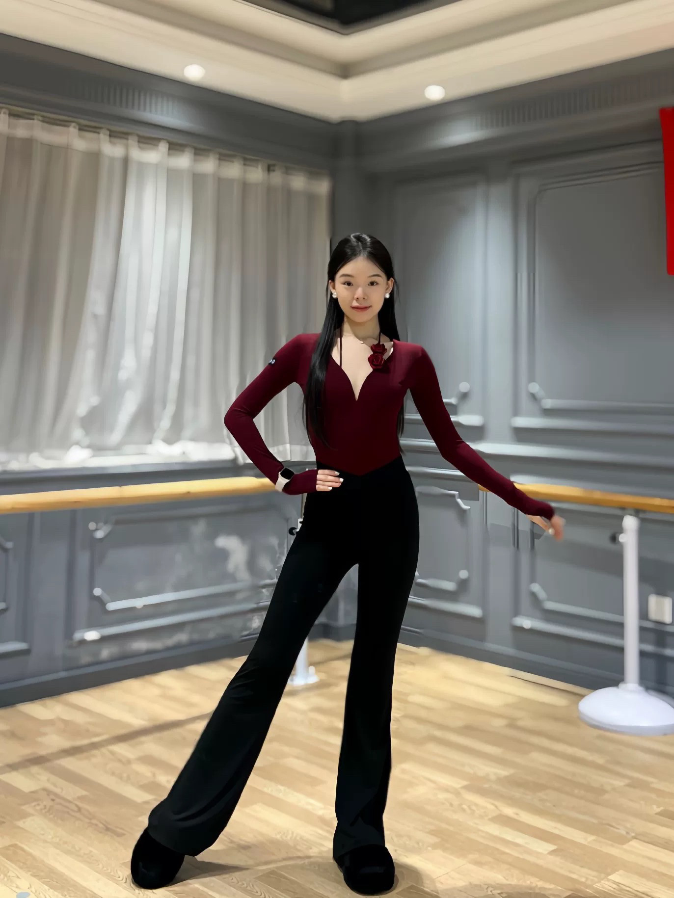 2025新款舞蹈服女成人拉丁舞裤子高腰喇叭裤练功服现代舞演出服