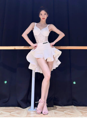 拉丁舞吊带含胸垫练功服套装半身裙黑色蕾丝练习服大裙摆鱼骨裙