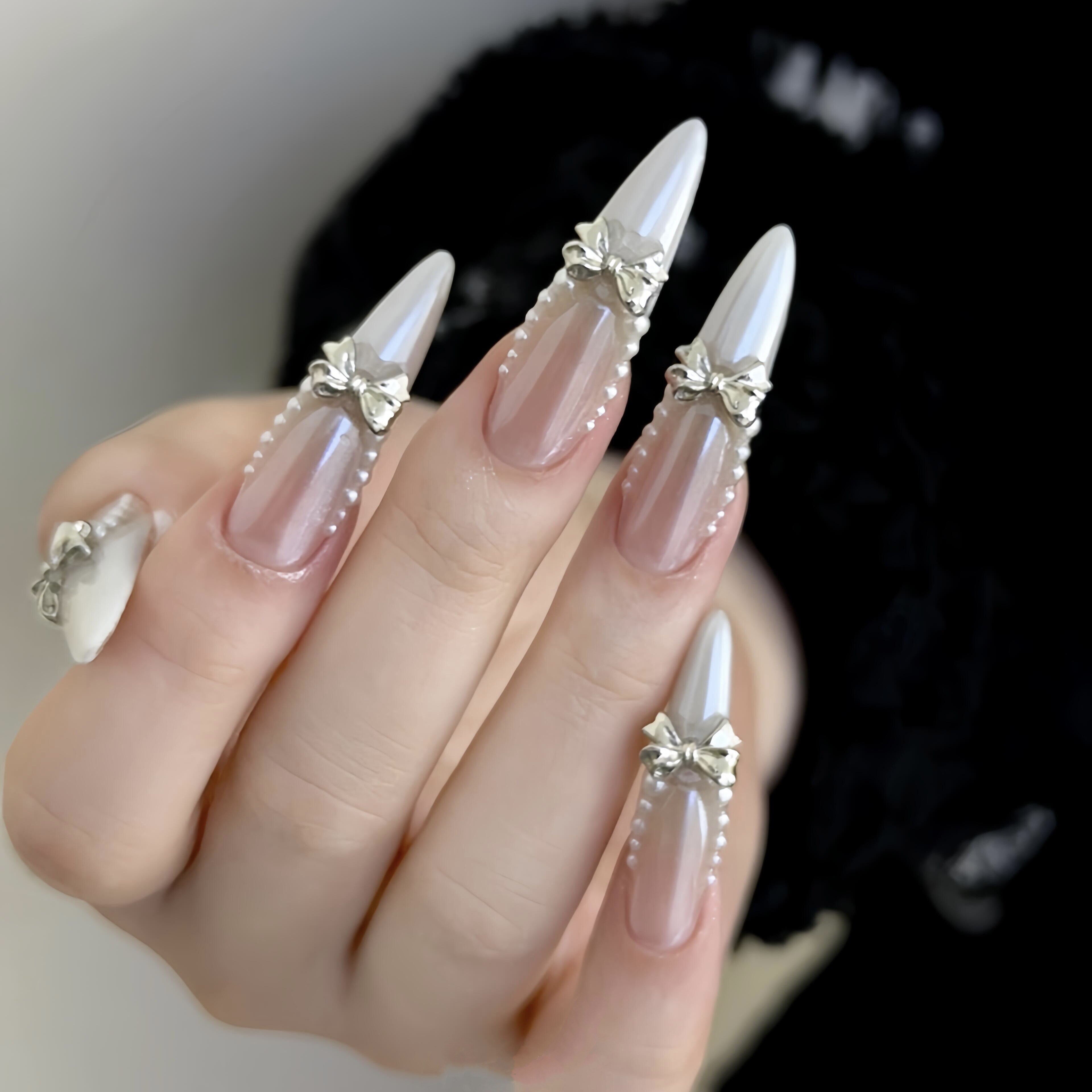 高端手工定制光疗穿戴美甲成品新娘婚甲法式蝴蝶结白色可拆卸甲片