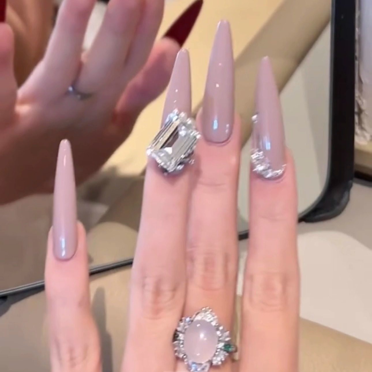 手工定制穿戴美甲裸色红底婚甲显白秋冬超长款华子长香槟孕妇新娘,彩妆/香水/美妆工具,穿戴甲/甲片,淘宝优惠券,粉丝福利购,淘宝优惠卷