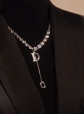 高级感项链字母闪钻锁骨链甜酷