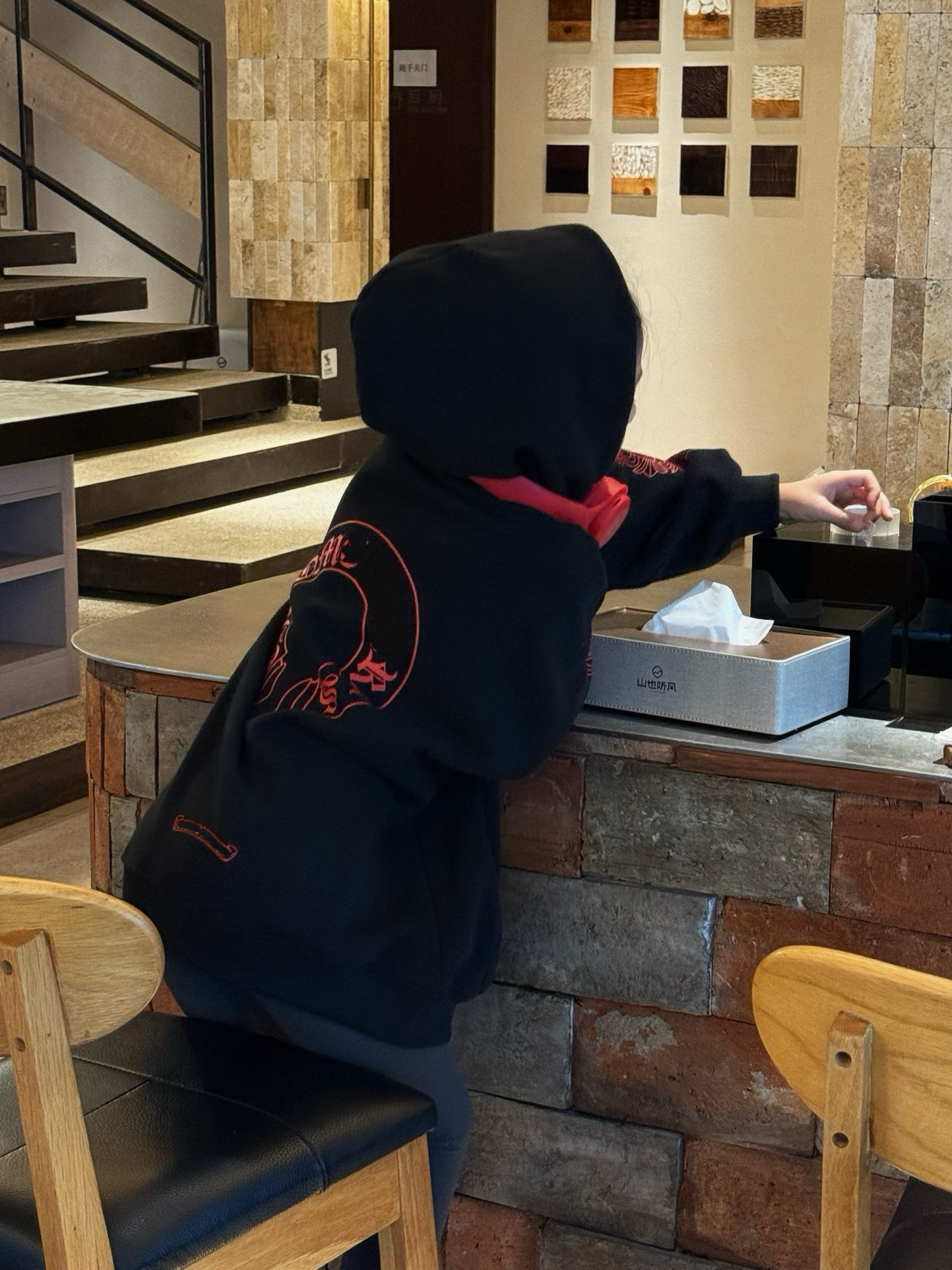 25冬季新款儿童加绒卫衣中大童连帽套头衫男女童加厚保暖上衣外套