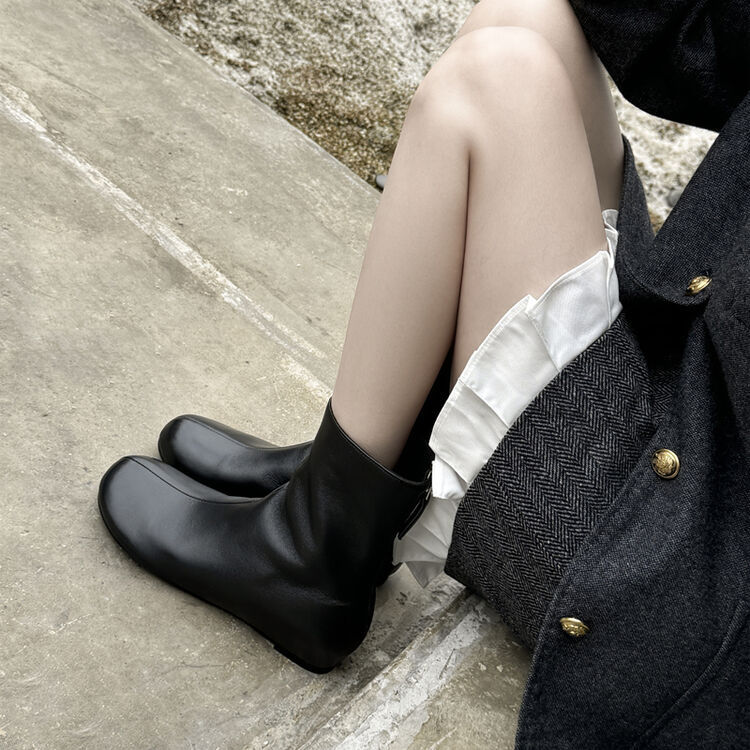 欧美圆头真皮短靴女2024新款冬粗跟中跟时装靴短筒内增高切尔西靴