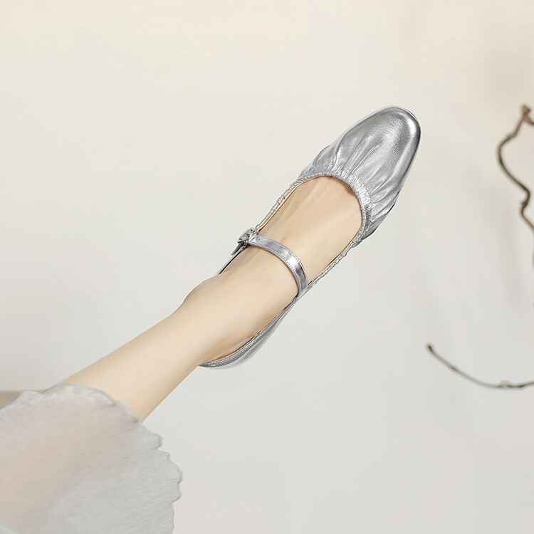 仙女风配裙子褶皱玛丽珍小皮鞋法式通勤一字扣带圆头粗跟浅口单鞋