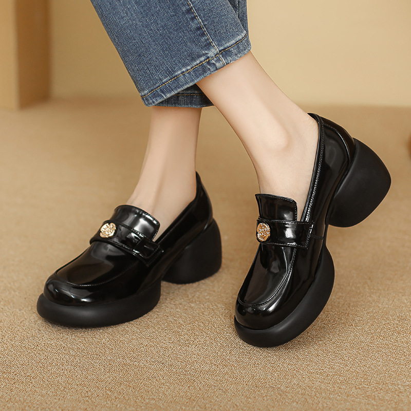 2024漆皮乐福鞋女厚底高跟增高一脚蹬黑色春秋单鞋小个子小皮鞋女