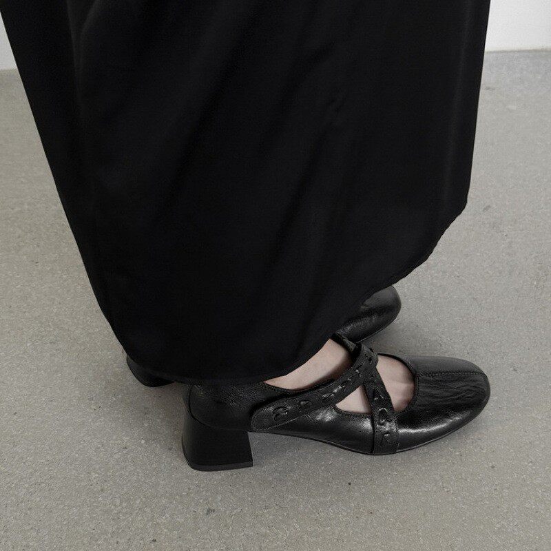 法式复古圆头交叉魔术贴高粗跟浅口玛丽珍单鞋女2025新款夏黑红色