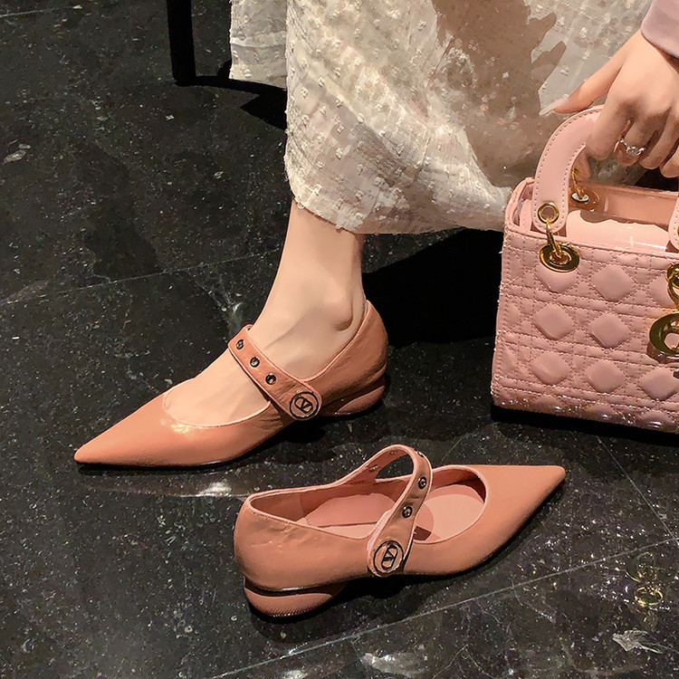 真皮法式尖头玛丽珍鞋女2025新款浅口一字带通勤单鞋低跟配裙子春