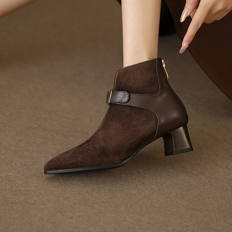 女式棕色短靴女2024春冬新款真皮拼接中跟粗跟高跟尖头v口女靴子~
