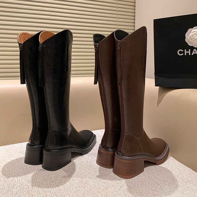 显腿直！真皮欧美胖mm显瘦大筒围粗跟V口方头长筒靴女秋冬骑士靴
