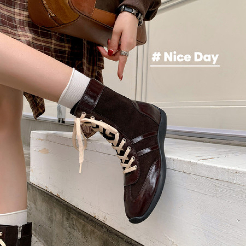 圆头马丁靴新款上市短筒真皮优质拼接平底橡胶胶粘工艺法式时装靴