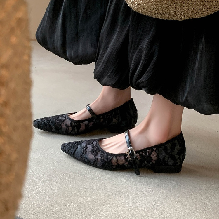 米白色玛丽珍鞋女2025新款新中式网纱复古刺绣配裙子尖头平底单鞋