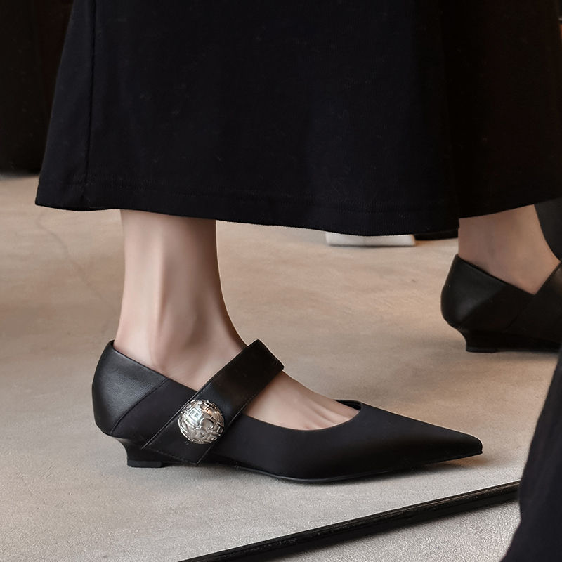 真皮气质尖头交叉扣带法式玛丽珍鞋2025新款通勤OL高跟黑色单鞋女