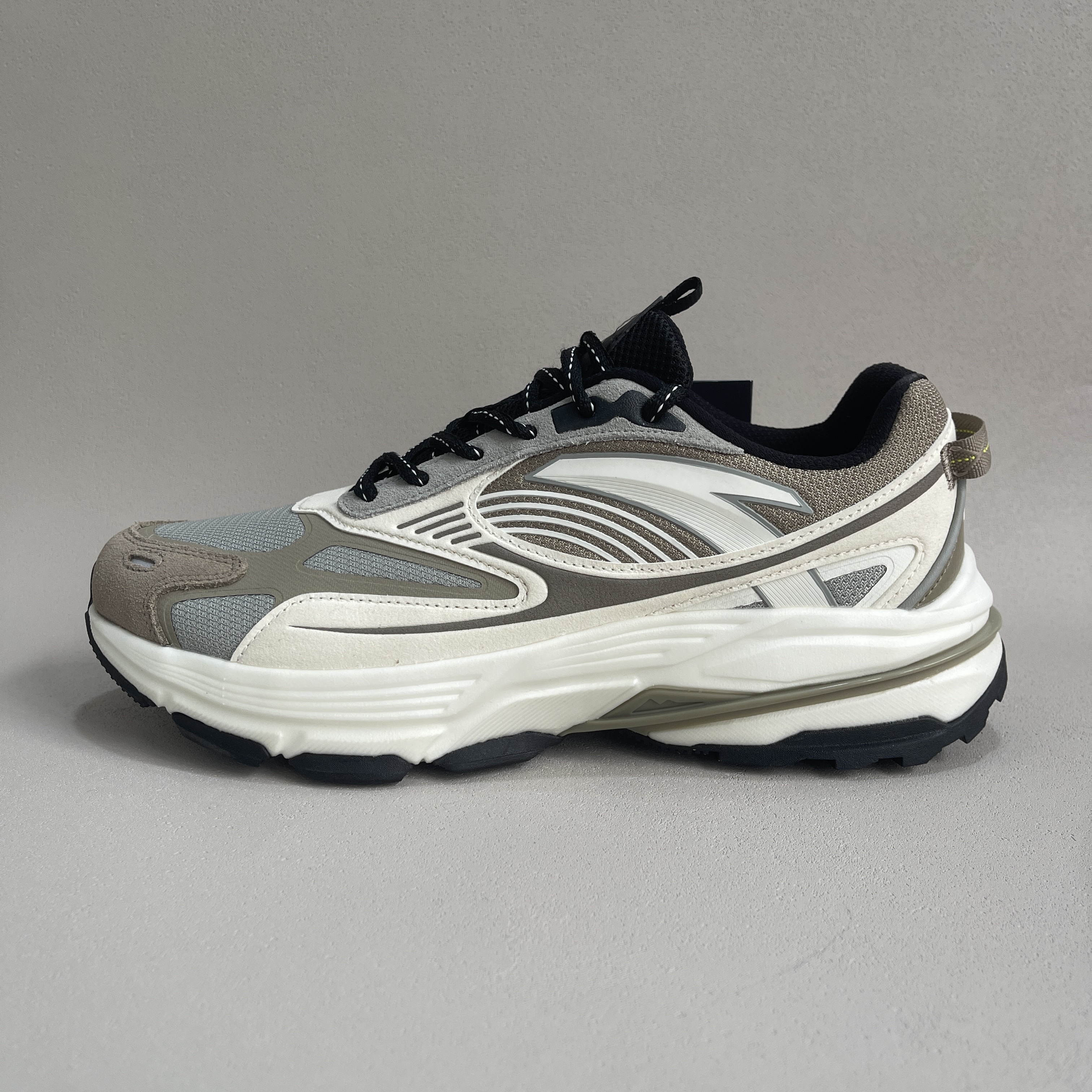 安踏24春秋轻便舒适户外运动鞋