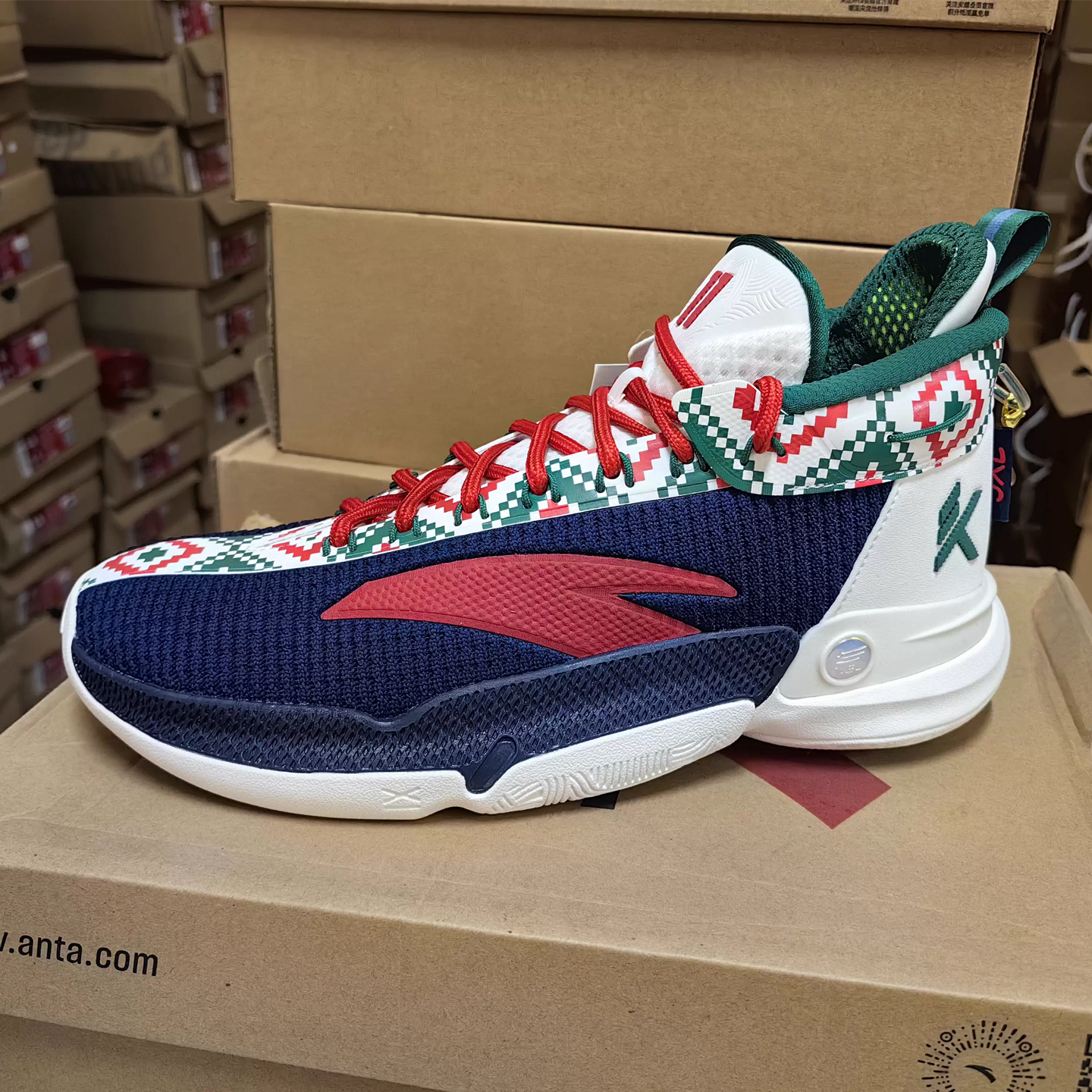 安踏 24新款KT9汤普森氮科技低帮实战碳板专业篮球112411101