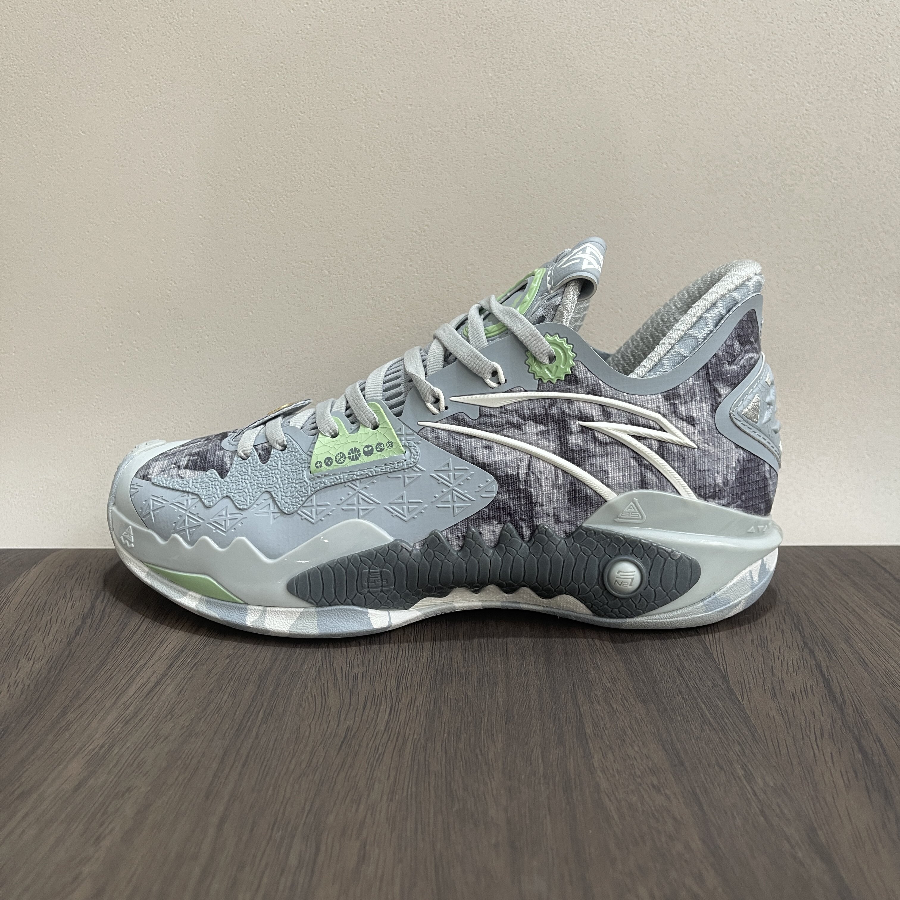 安踏儿童24夏男大童狂潮5篮球鞋水泥克星实战运动鞋312411131