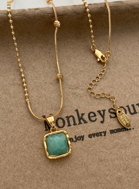 轻中古风~湖蓝色方宝石吊坠项链