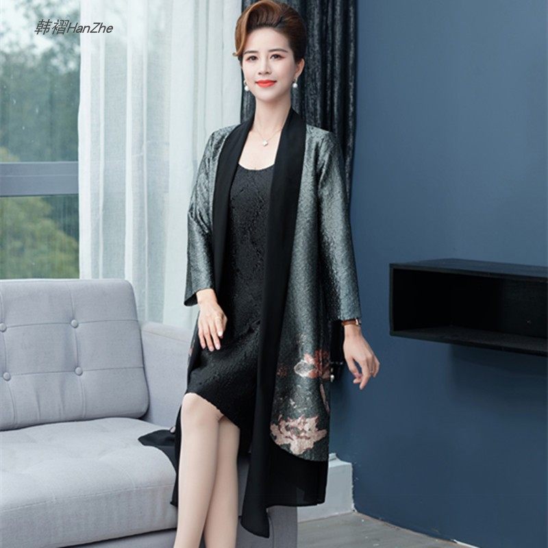 春季新款大码真丝两层风衣三宅褶皱外套女士中长款中年妈妈装披肩