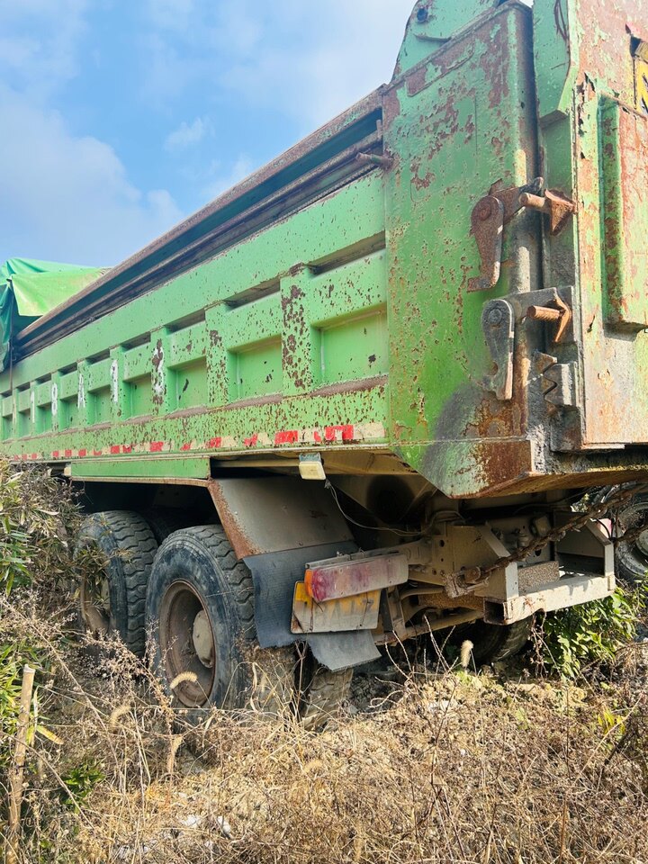 2月13日杭州车牌号为浙A18A13豪沃牌重型自卸货车一辆网络拍卖公告