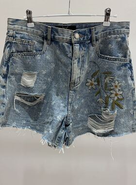 M |现货询价 26设计师品牌春季新款绣花时尚破洞牛仔短裤
