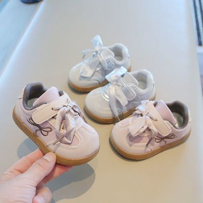 女童鞋子儿童德训运动板鞋2025春秋新款软底宝宝学步鞋韩版休闲鞋