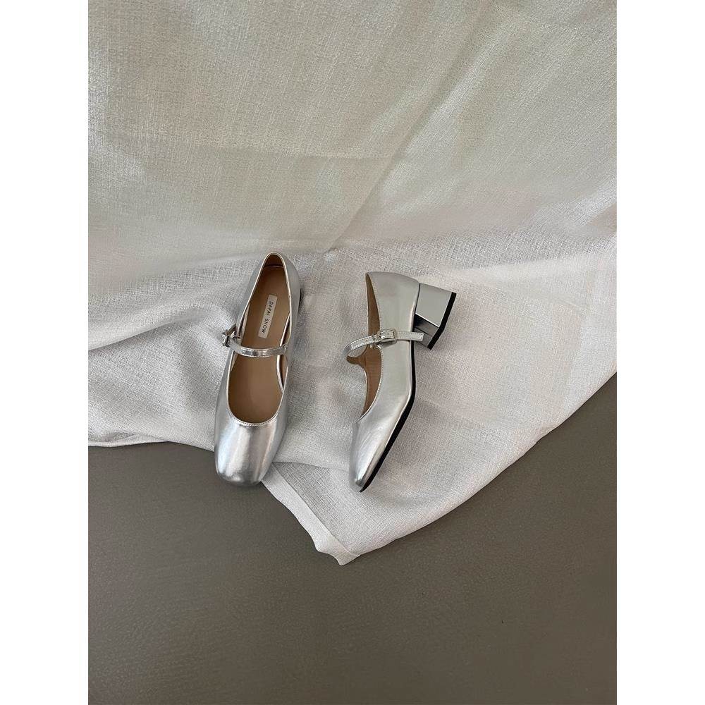 银色单鞋女粗跟玛丽珍女鞋子2025新款夏季配裙子低跟一字扣小皮鞋