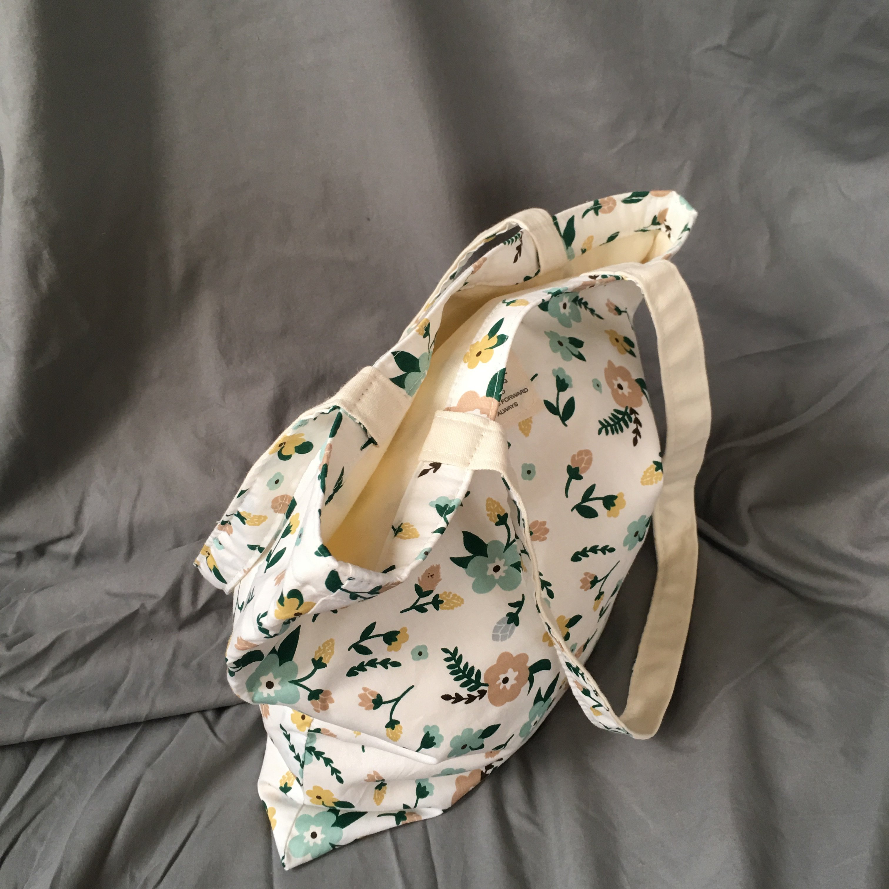 LU工作室碎花白色帆布包单肩包包女大容量ins小众设计学生装书袋,箱包皮具/热销女包/男包,通用款女包,淘宝优惠券,粉丝福利购,淘宝优惠卷