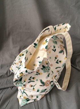 LU工作室碎花白色帆布包单肩包包女大容量ins小众设计学生装书袋