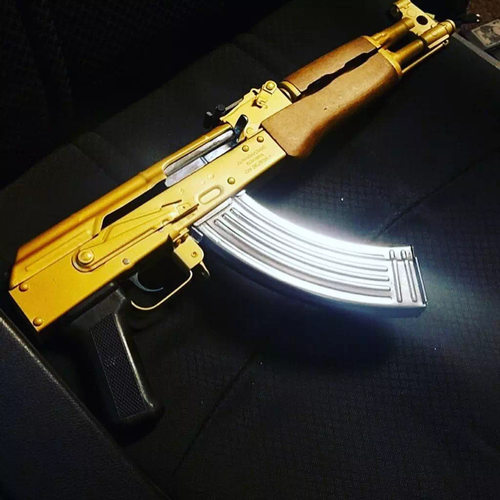 P90抛壳软弹枪冲锋儿童男孩仿真玩具AK47突击步抢手动QBZ95式吃鸡