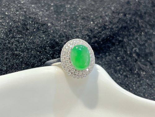 青岛实体店燕玺家 冰种阳绿翡翠蛋面18K白金钻戒指 翡翠戒指 指环