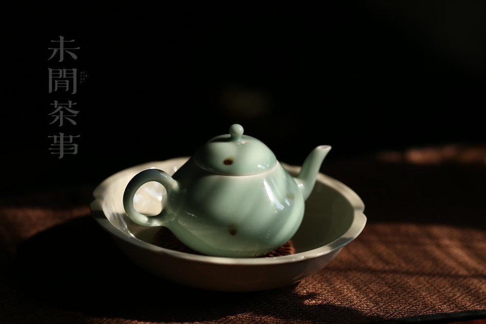 【售完】青塘 梅子青 全手工 飞青扁梨式壶 油润可爱 出水利落