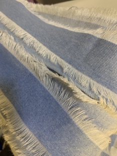 前景布业推荐推荐水洗毛边抽纱牛仔布料设计师用牛仔面料蓝系列布