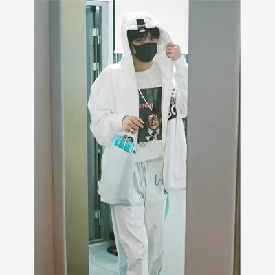 欧洲梓渝同款衣服宽松纯