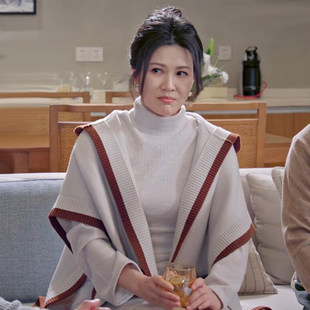 欧洲骄阳似我同款盛唯爱童蕾撞棕白色连帽毛衣开衫针织衫外套中长