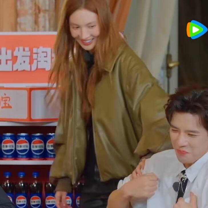 欧洲现在就出发3金晨同款机车皮衣外套秋冬翻领夹克上衣女衣服潮