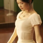 方领上衣半身裙女衣服 t恤夏季 欧洲短剧红糖姜汁余茵姜枝同款 短袖