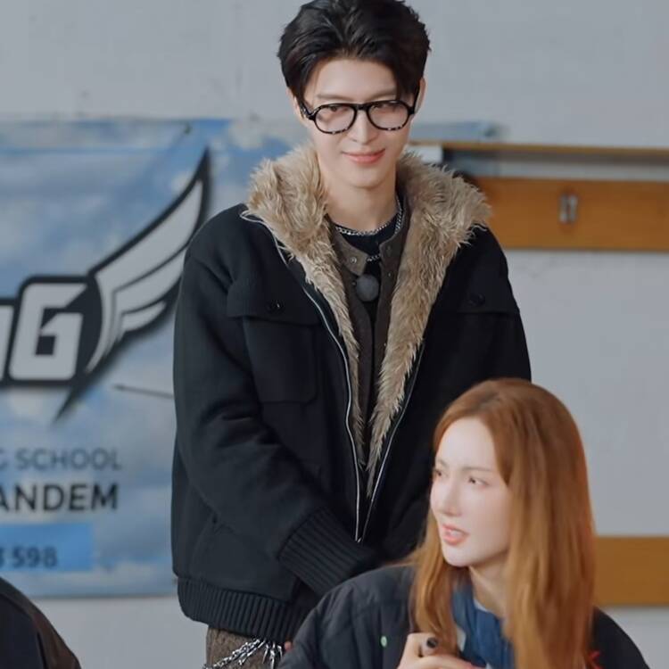 欧洲现在就出发3范丞丞同款夹克外套秋冬立领毛绒上衣男衣服潮