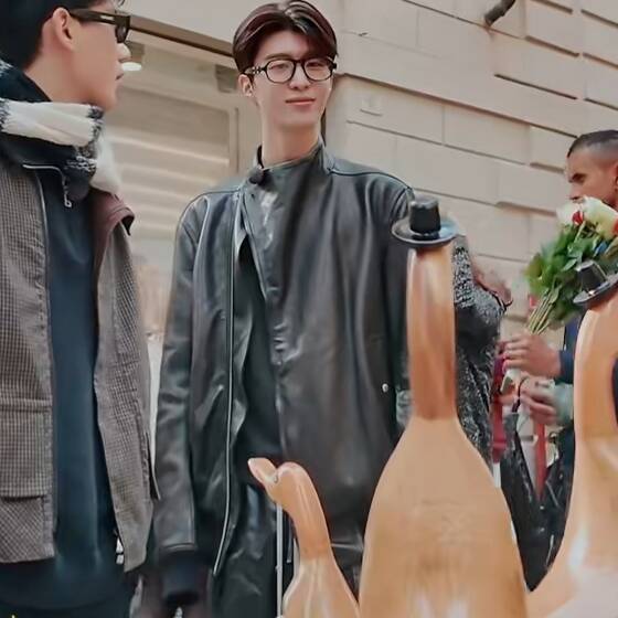 欧洲现在就出发3范丞丞同款机车皮衣外套立领夹克上衣男衣服潮