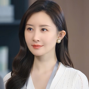 短剧凤栖今朝舒畅南桑宁同款珍珠耳钉耳环女轻奢高级小众设计耳饰