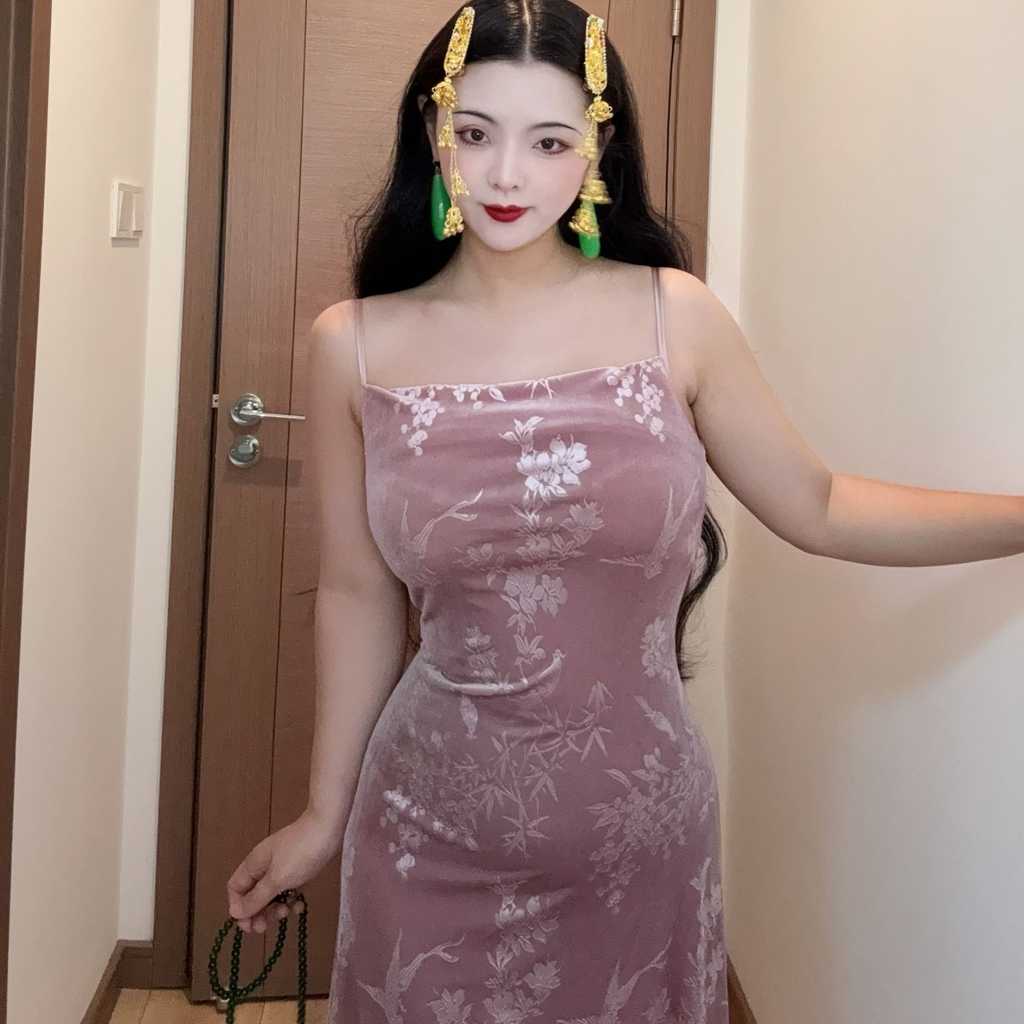 LHMknk1画报夫人原创自制温柔显瘦贵气丝绒收腰吊带连衣裙 粉瑰墨