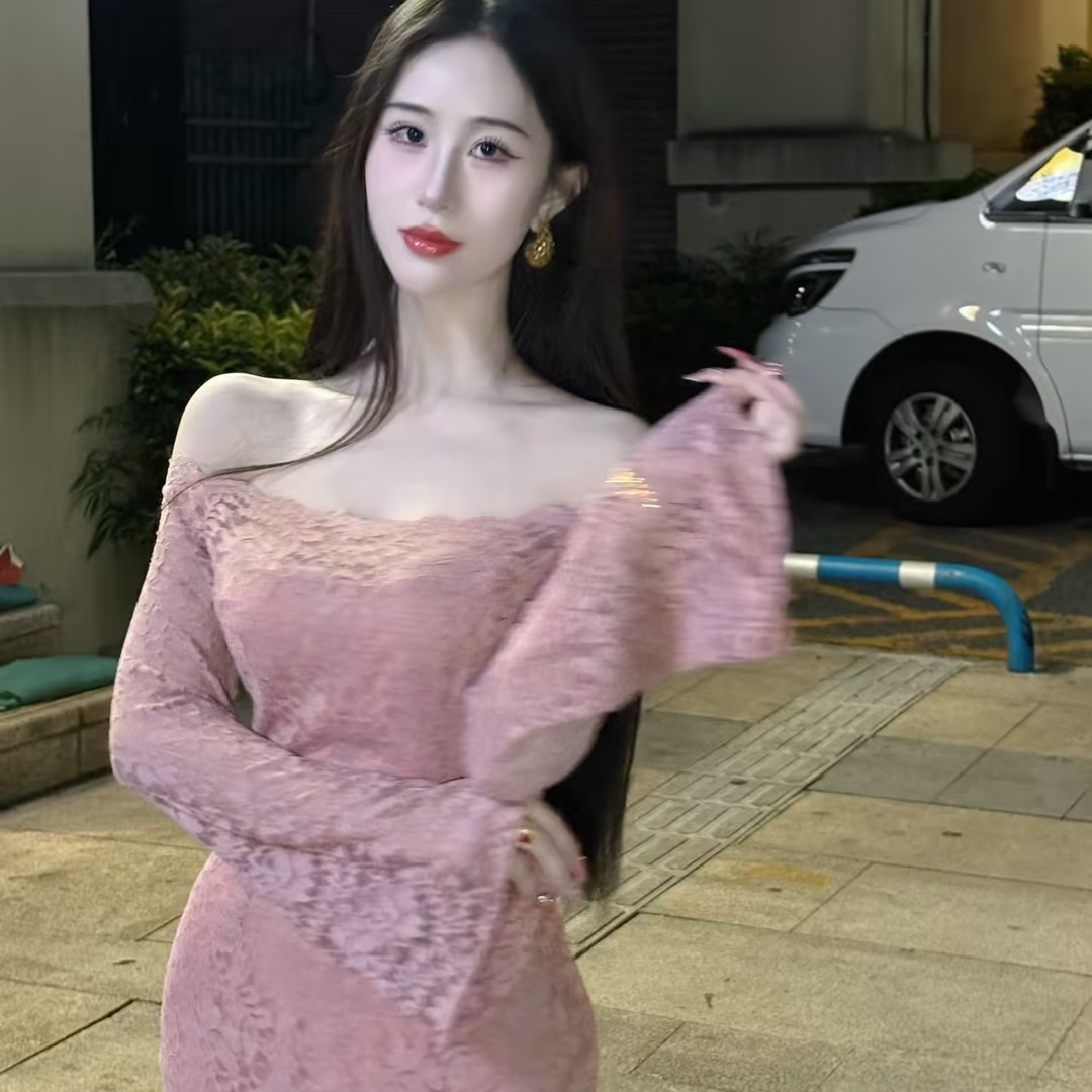 LHMknk1画报夫人原创秋冬温柔纯欲蕾丝连衣裙鱼尾裙 一字领皮粉图片