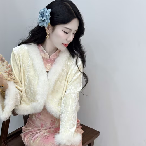 LHMknk1画报夫人原创秋冬复古温柔兔毛丝绒外套 白汝兔单外套