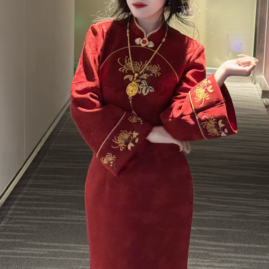 画报夫人原创新中式高级刺绣过年红旗袍 明制改良金菊刺绣,女装/女士精品,旗袍,淘宝优惠券,粉丝福利购,淘宝优惠卷
