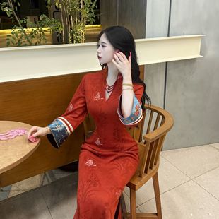 LHMknk1画报夫人原创自制秋冬温柔麂皮绒刺绣珠链旗袍 故宫之红