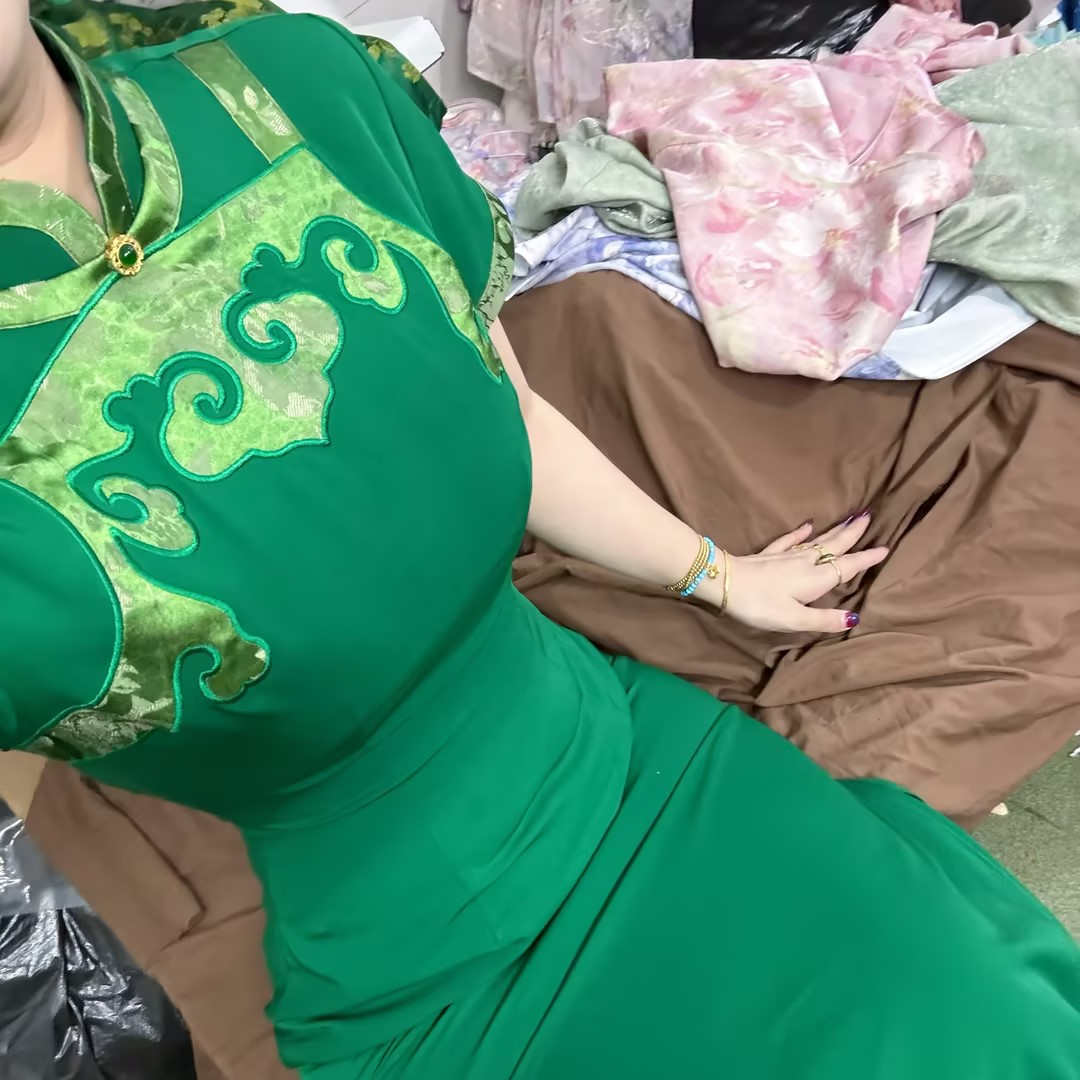 LHMknk1画报夫人原创中式贴花绣复古国风显白贵妇旗袍 绿影平生